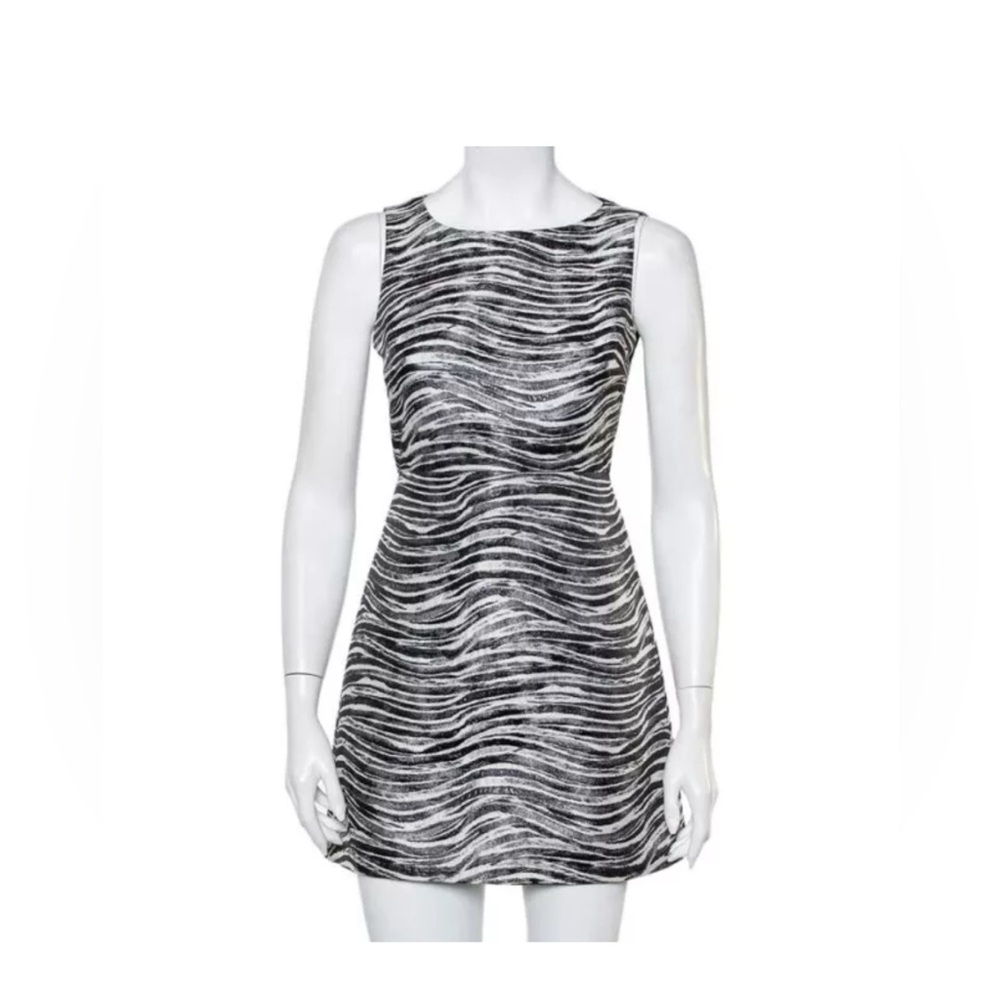 Alice + Olivia Monochrome Metallic Jacquard Sleeveless Everleigh Mini Dress